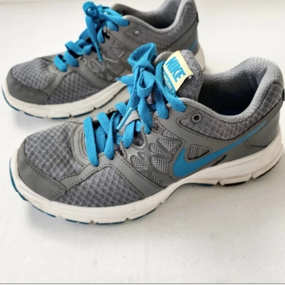 Nike Running Shoes Relentless 2 Gray Size 6